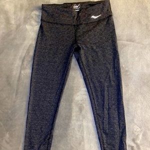 Saucony crop leggings
